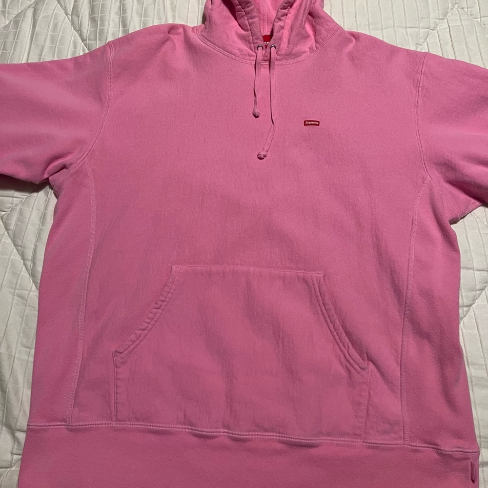 COPY - Supreme pink hoodie small box logo “FW21”